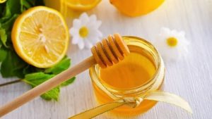 Cách làm lông mi dài bằng mật ong