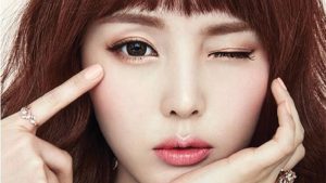 Tùy vào khoảng thời gian mà nháy mắt ở phụ nữ để xác định những điều có thể xảy ra