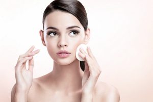 Tẩy trang giúp da loại bỏ một lượng lớn bụi bẩn và mỹ phẩm makeup