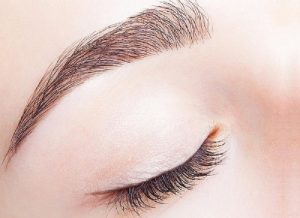 Vì sao điêu khắc chân mày bạn nhất định phải kiêng nước?