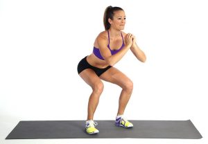Áp dụng động tác squat để giảm mỡ bụng