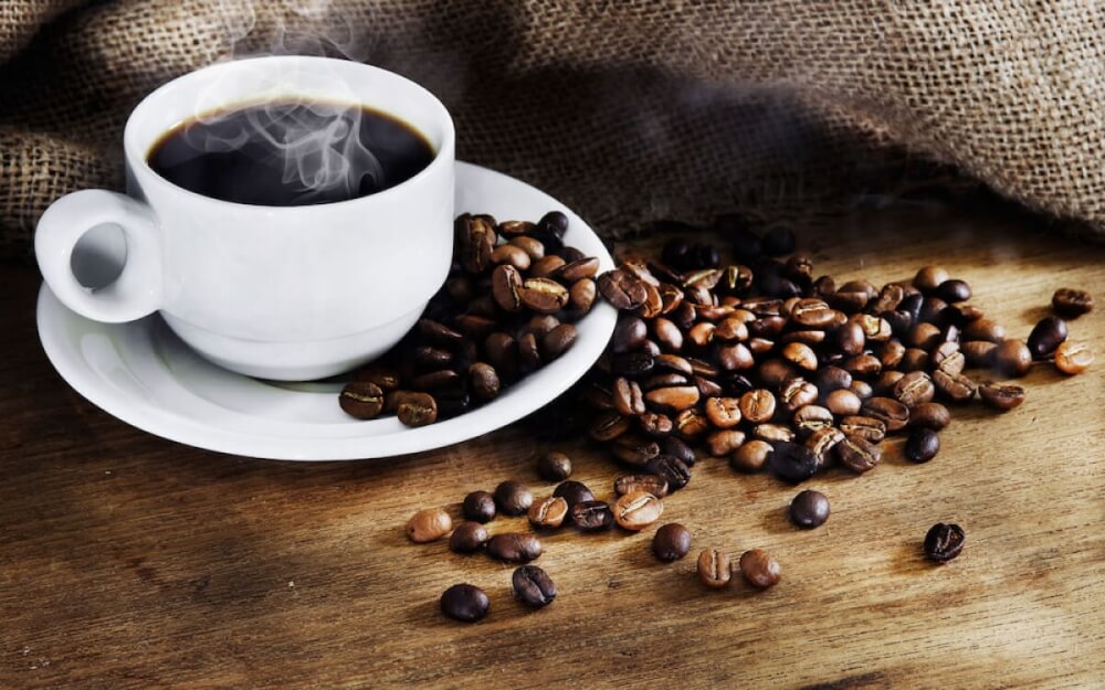 Cà phê có rất nhiều cafein giúp tăng cường sự tỉnh táo cho tinh thần