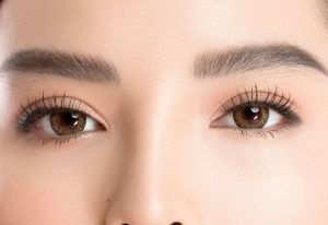 Nhấn mí bằng chỉ rất an toàn, không xâm lấn đau đớn