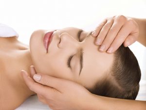                     Giảm mỡ mặt cùng với cách massage cơ mặt nhẹ nhàng