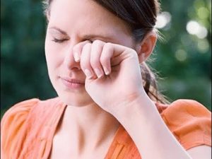 Hạn chế những tác động đến mắt sau khi cắt mí