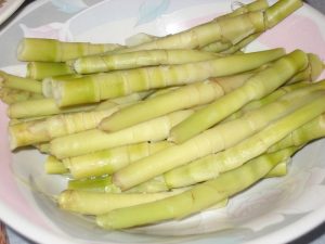 Ăn măng rất có lợi cho việc hồi phục sau phun xăm môi