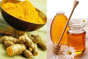 Mặt nạ tinh bột nghệ và mật ong