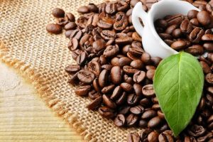 Nhiều nghiên cứu chỉ ra rằng, trong cafe chứa nhiều chất giúp làm trắng da