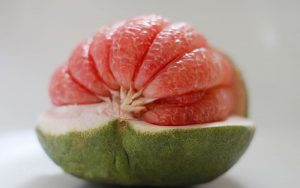 Trong bưởi chứa nhiều vitamin C giúp giảm cân hiệu quả