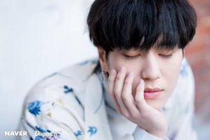 Cơ chế mọc và rụng lông mi ở nam giới cũng tương tự như nữ giới