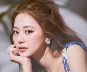 Sở hữu đôi mắt hai mí to tròn, long lanh là niềm ao ước của nhiều chị em