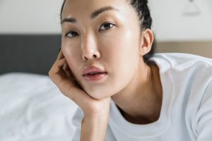 Giữ vệ sinh môi trường sống cũng là cách để cải thiện da nhờn hiệu quả