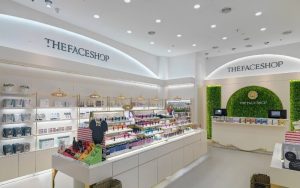 Mua lông mi giả ở đâu TPHCM? Rất dễ dàng tìm mua ở những showroom mỹ phẩm chính hãng