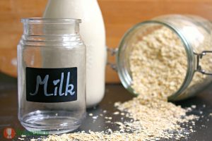 Hỗn hợp sữa tươi - yến mạch là một cách tắm trắng bằng yến mạch rất tốt