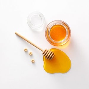 Làm trắng da mặt bằng vitamin B1 thì không thể thiếu mật ong