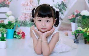 Bí quyết trang điểm tự nhiên cho em bé