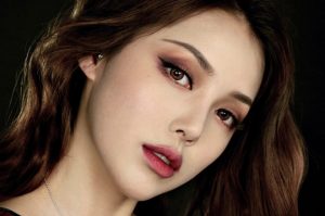 Biết cách trang điểm sẽ giúp bạn xinh và tự tin hơn