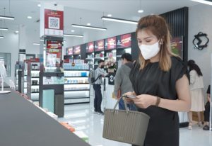 Lựa chọn mua hàng trực tiếp tại thế giới làm đẹp