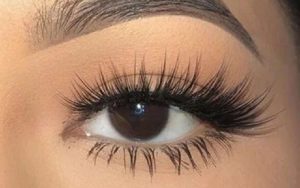 Nối mi chùm sẽ mang đến vẻ đẹp quyến rũ cho đôi mắt nên rất được yêu thích trong cộng đồng làm đẹp