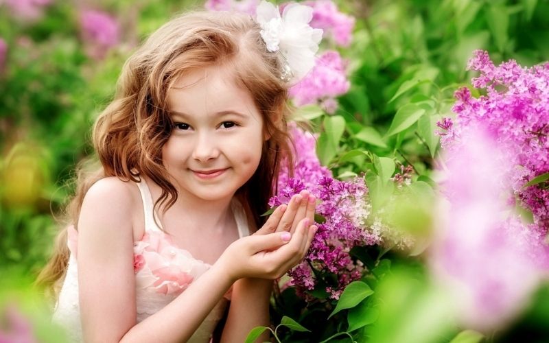 Xin những bé có má lúm giúp con có má lúm đồng tiền