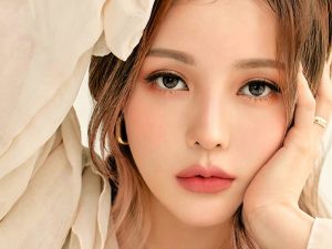 Cắt mí bao lâu thì được trang điểm tùy thuộc vào thời gian vết thương lành lại