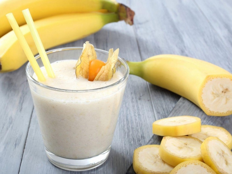 Chuối giúp giảm nhanh bọng mắt