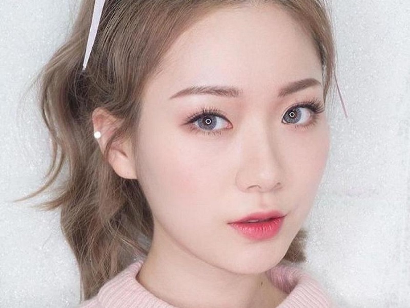 Bấm mí và cắt mí cái nào tốt hơn?