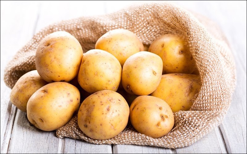 Khoai tây cũng là nguyên liệu chữa thâm nách nhiều người tin dùng