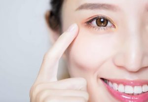Mắt bị trợn khi cắt mí có thể khắc phục nếu được thực hiện bởi bác sĩ tay nghề cao