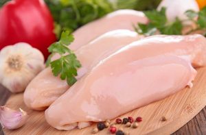 Ăn ức gà hỗ trợ giảm cân và tăng cường cơ bắp