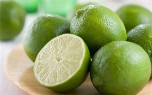 Trong quả chanh chứa acid citric giúp hỗ trợ quá trình đốt mỡ hiệu quả