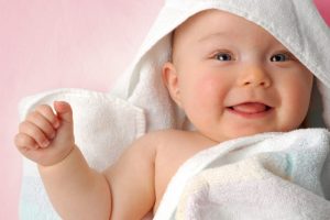 Liệu có thể giúp trẻ có mắt hai mí ngay trong giai đoạn sơ sinh?