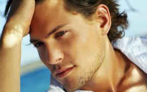 Có một sự thật đó là đàn ông có lông mi dài thường rất cuốn hút