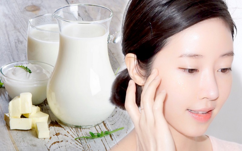           Sử dụng sữa chua không đường làm mềm mịn da 