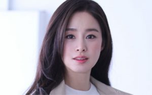 Mắt phượng có đường cong chếch lên ở đuôi mắt