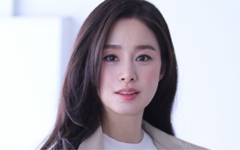 Mắt phượng có đường cong chếch lên ở đuôi mắt