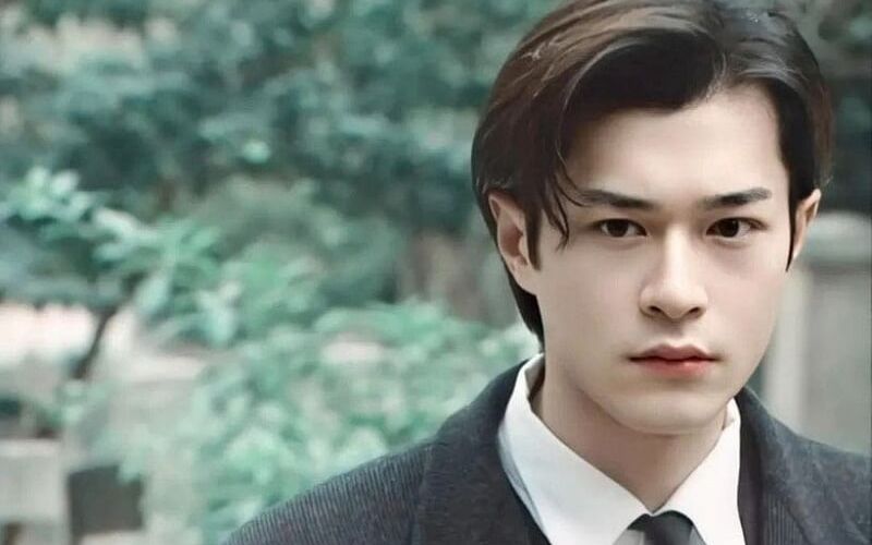 Đàn ông mắt bồ câu có đường công danh xán lạn