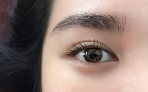 Uốn mi giúp hàng mi cong một cách tự nhiên