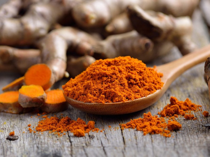 Sử dụng nghệ tươi sau khi vết thương đã lành miệng hẳn để giảm tình trạng thâm