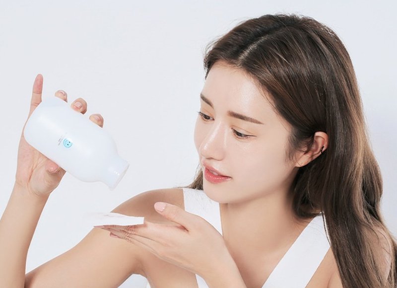 Sử dụng toner để cân bằng và dưỡng ẩm da