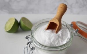 Kết hợp kem đánh răng với baking soda để trị mụn thịt