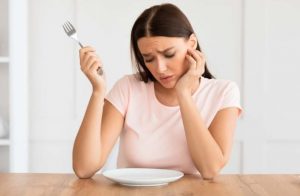 Nhịn ăn tối có giảm cân không