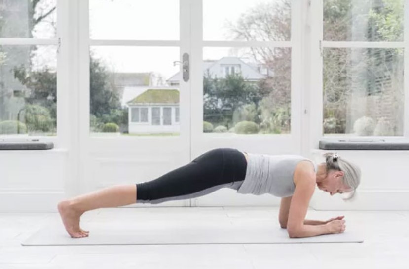 Plank là bài tập thể dục phù hợp cho mọi lứa tuổi