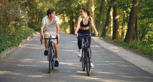 Hoạt động đạp xe giúp đốt cháy calo và giảm cân hiệu quả