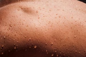 Cơ thể đổ mồ hôi nhiều có giảm cân không?