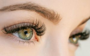 Nối mi là phương pháp làm đẹp giúp hàng mi thêm quyến rũ, sắc sảo