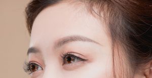 Phun mí giúp đôi mắt trở nên thu hút hơn rất nhiều