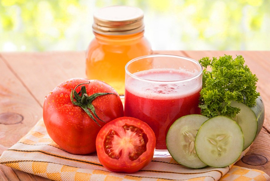 Uống nước cà chua, dưa chuột giúp giảm mỡ và đẹp da