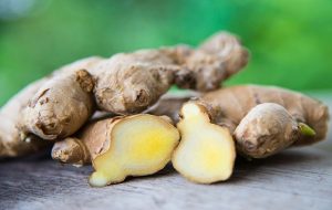 Cách xông hơi vùng kín bằng gừng giúp loại bỏ mùi hôi tanh do vi khuẩn gây ra