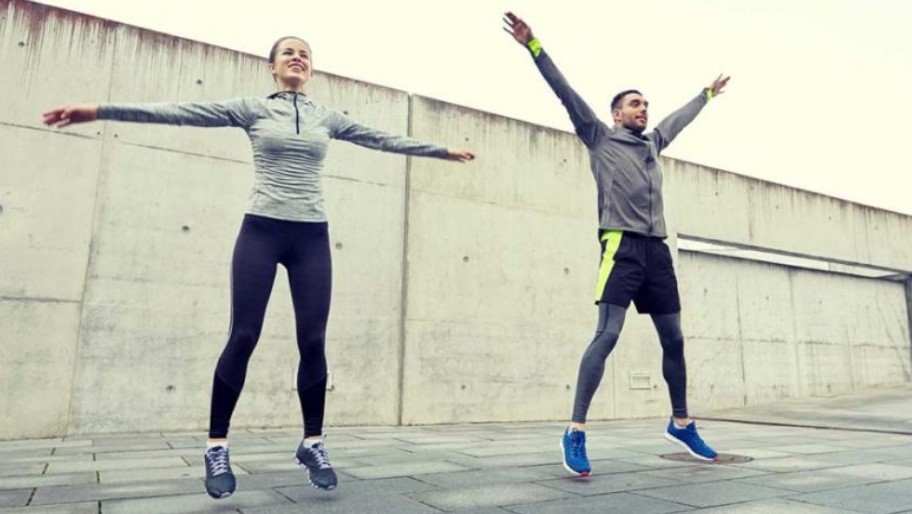 Bài tập bật nhảy jumping jacks